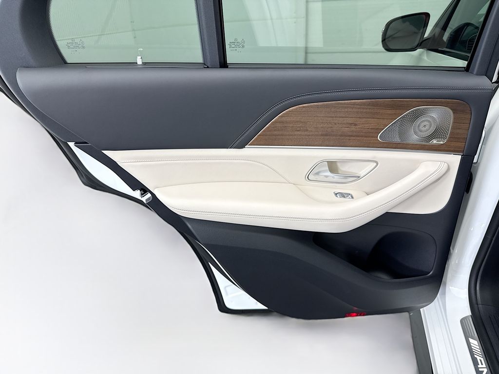 Thumbnail: 2026 Mercedes-Benz GLE - 26