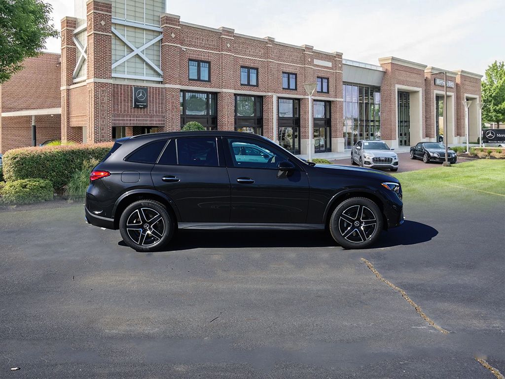 2025 Mercedes-Benz GLC 300 5
