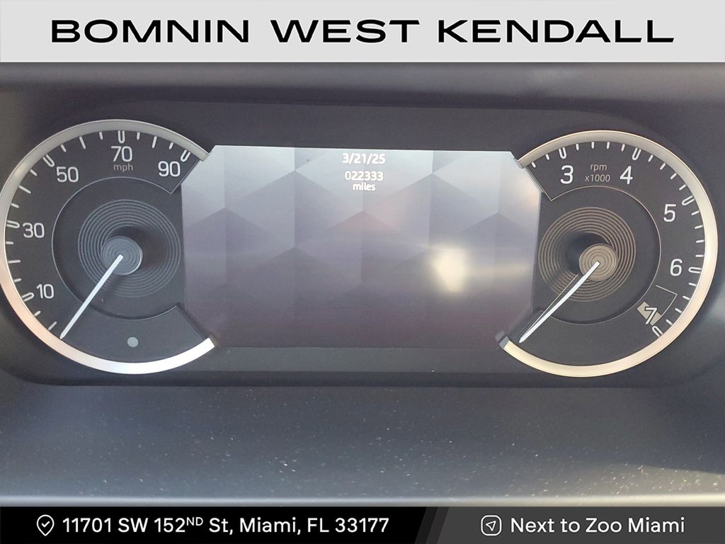 2022 Land Rover Defender 110 X-Dynamic HSE photo