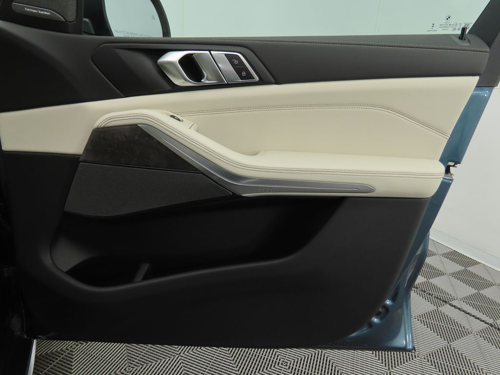 Thumbnail: 2026 BMW X5 - 25