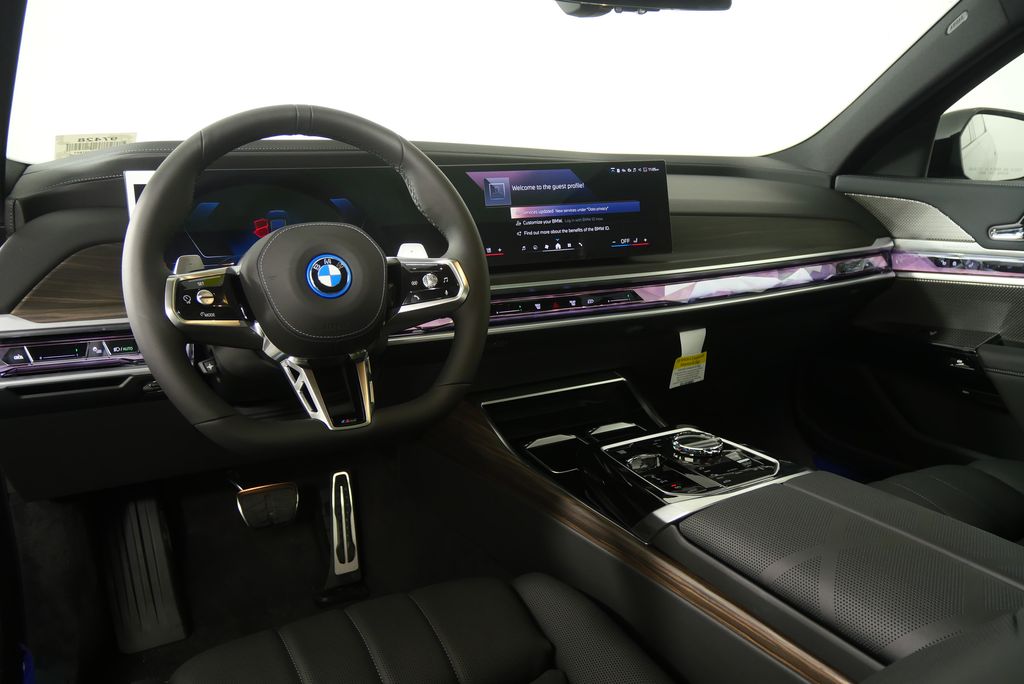 Thumbnail: 2026 BMW 7 Series - 19