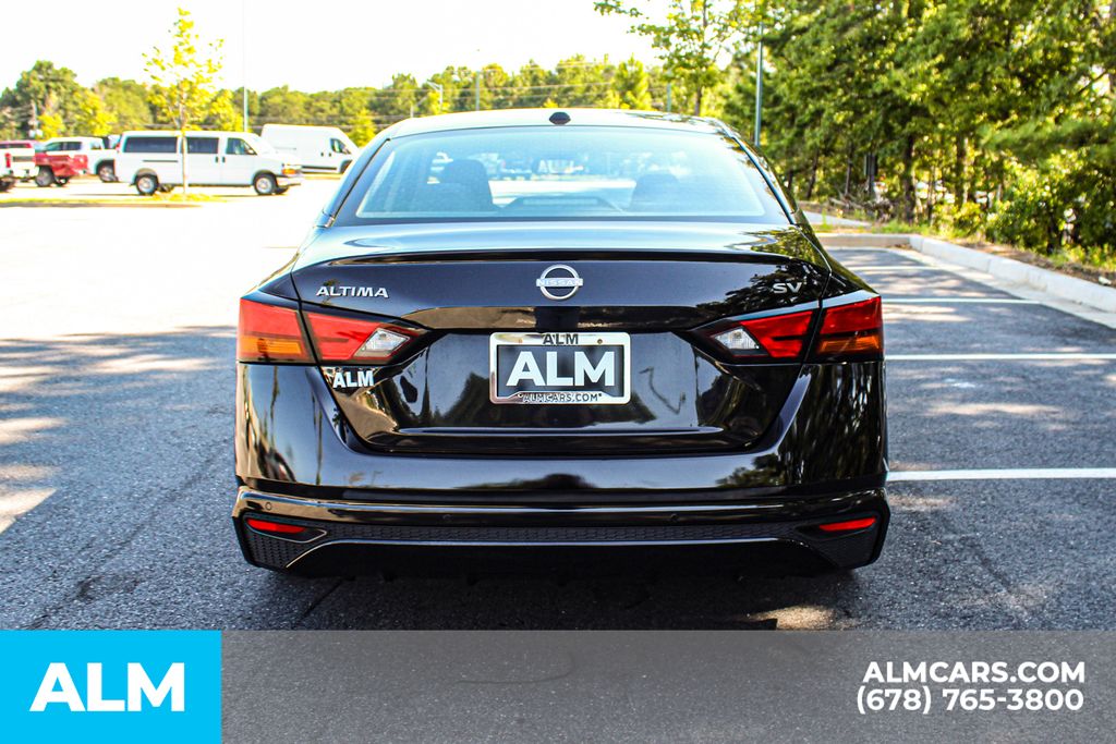 Used 2024 Black Nissan 2.5 SV image 10