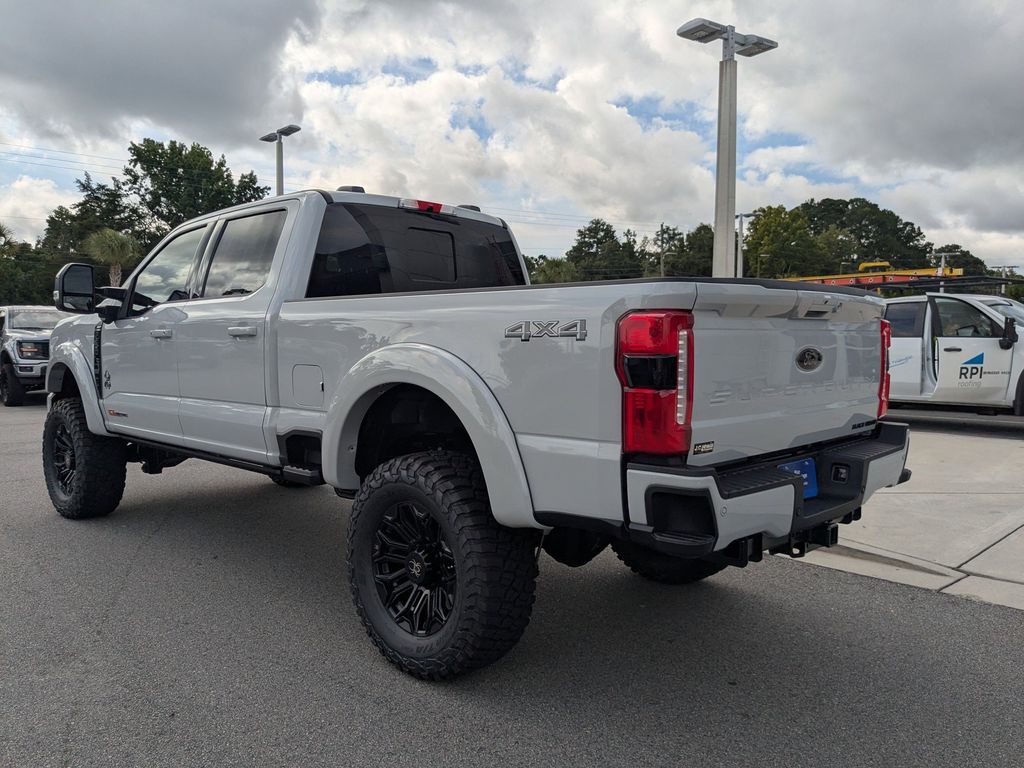 2025 Ford F-250 Super Duty Black Widow