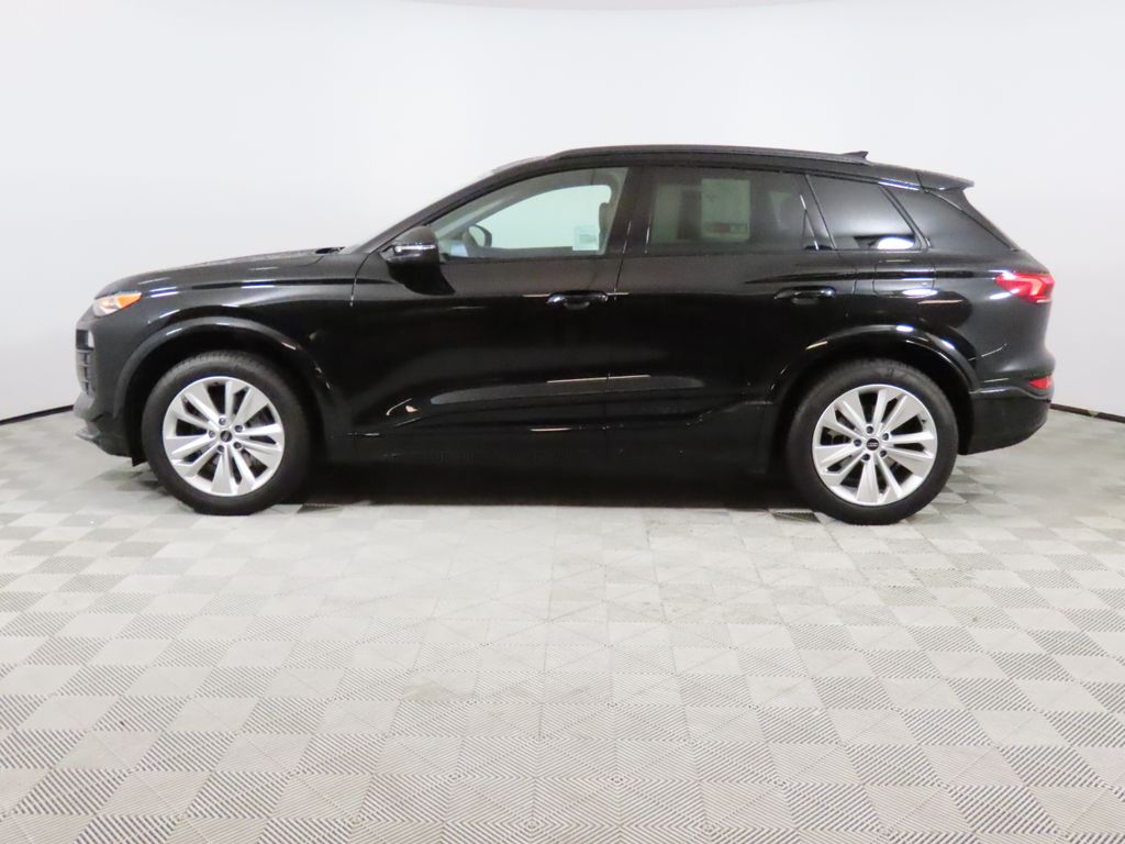 Thumbnail: 2025 Audi Q6 e-tron - 2