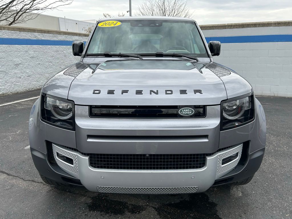 2024 Land Rover Defender 110 8