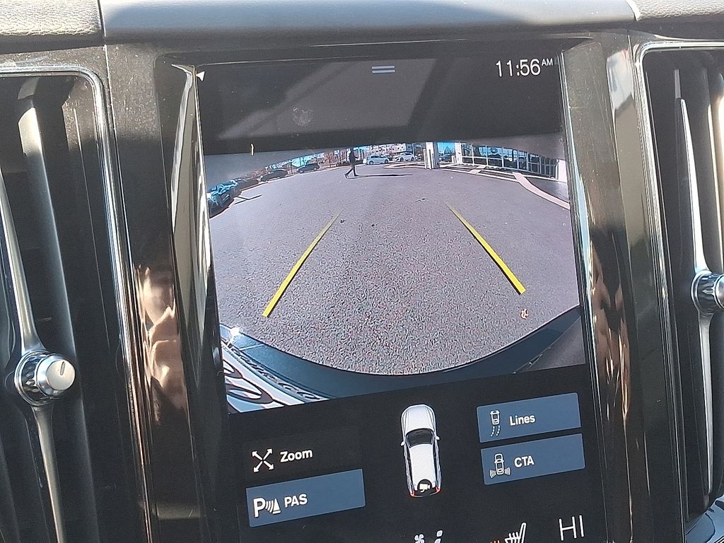 Thumbnail: 2021 Volvo XC60 - 18