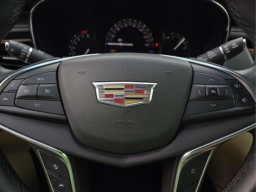 Used 2017 Cadillac XT5 Luxury For Sale in Farmington, AR