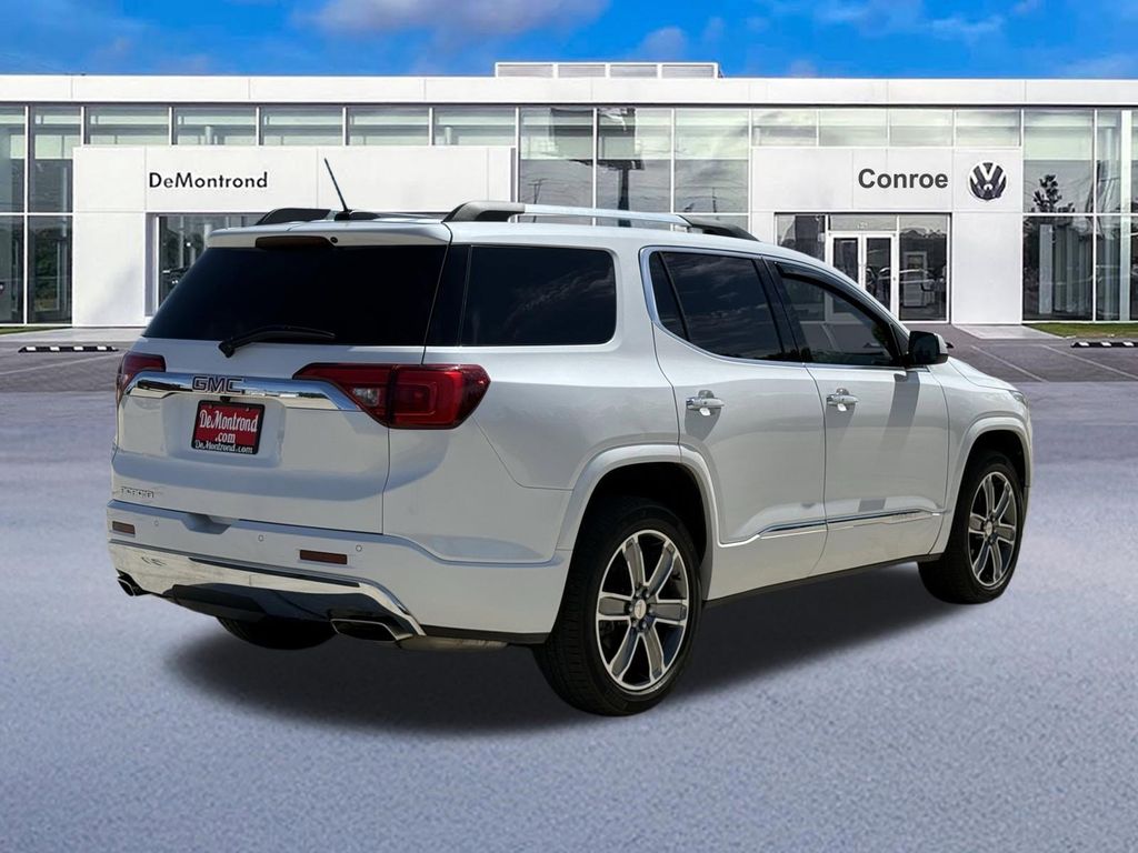 2018 GMC Acadia Denali - 4