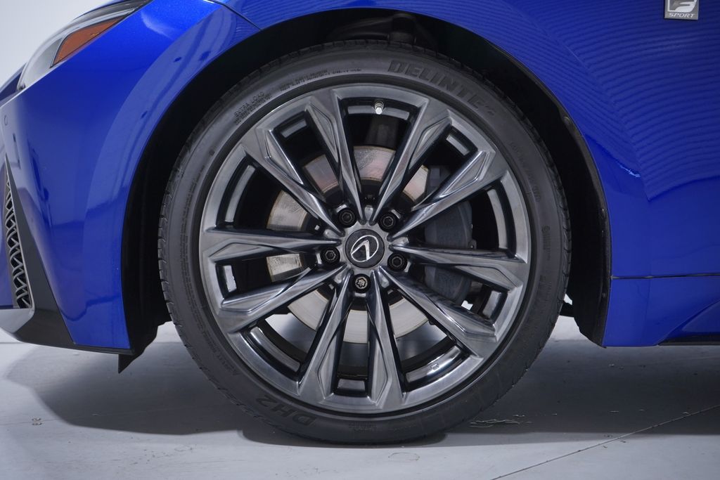 Thumbnail: 2022 Lexus IS - 2