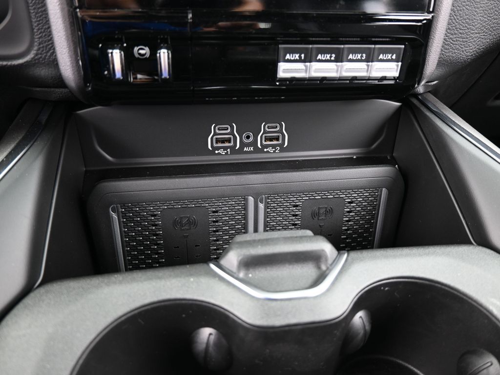 New 2026 Diamond Black Crystal Pearlcoat Ram Laramie image 20