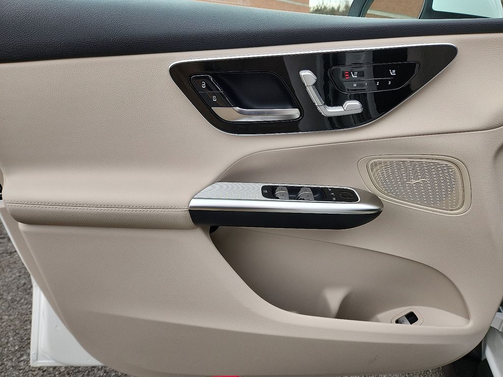 Thumbnail: 2026 Mercedes-Benz GLC - 8