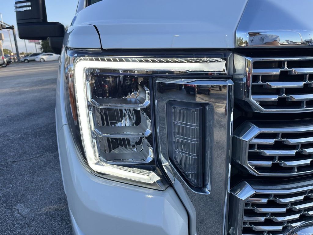 2022 GMC Sierra 3500HD Denali 9