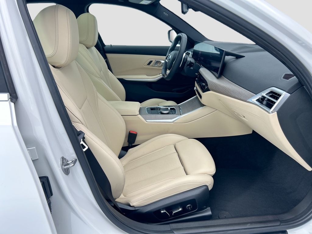 Thumbnail: 2025 BMW 3 Series - 19