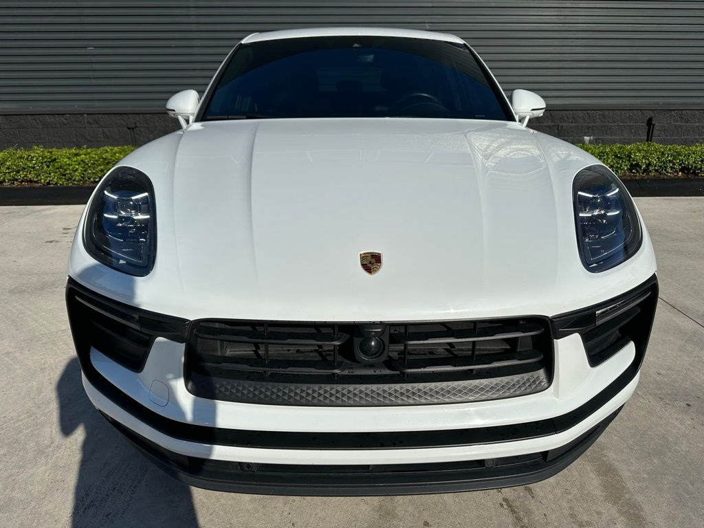 Thumbnail: 2023 Porsche Macan - 11