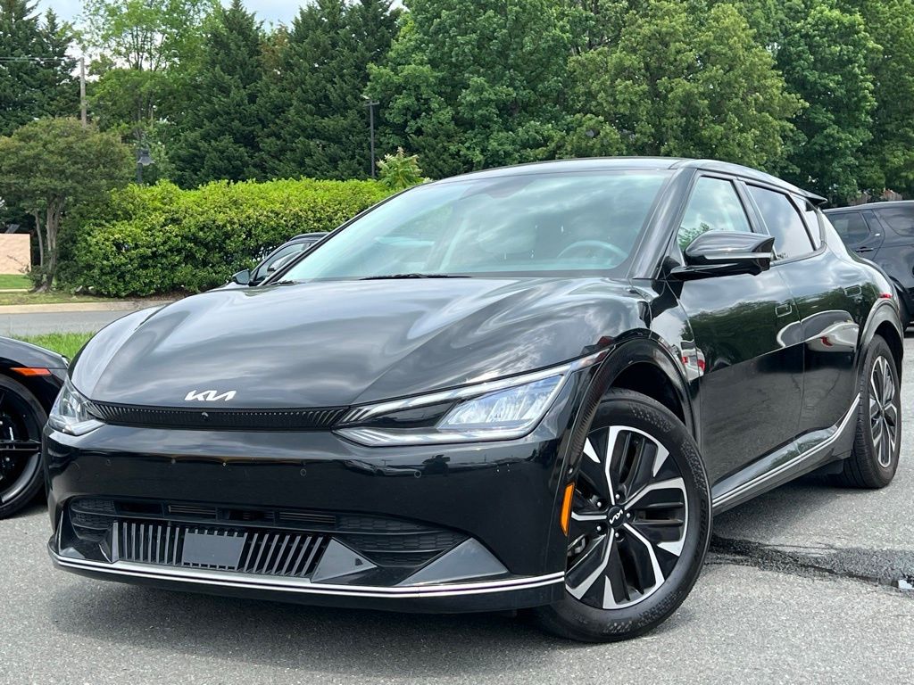 2022 Kia EV6 Wind photo