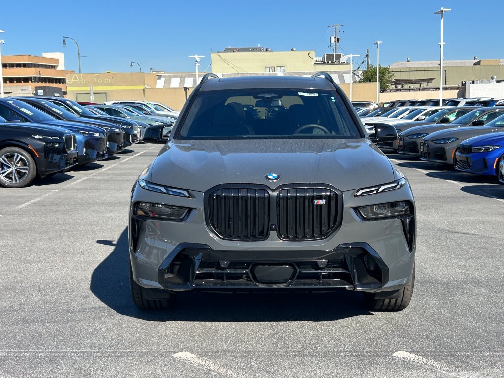 Thumbnail: 2027 BMW X7 - 8