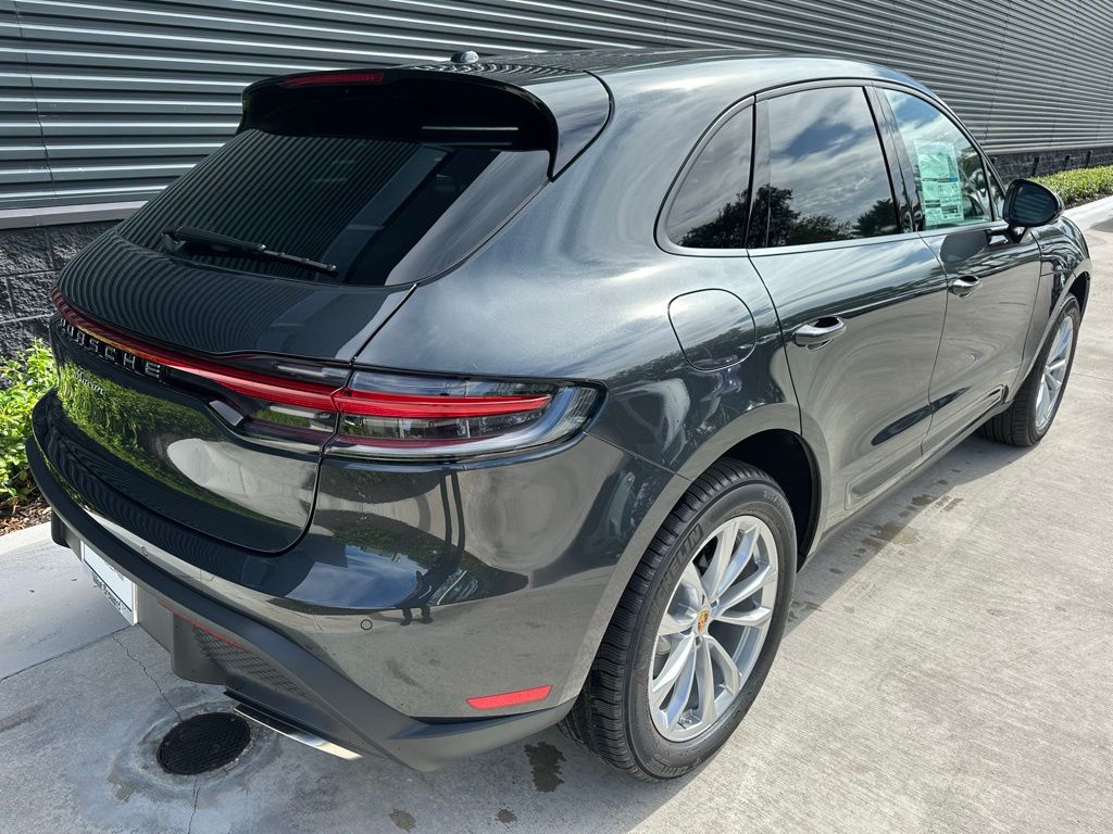 Thumbnail: 2025 Porsche Macan - 9