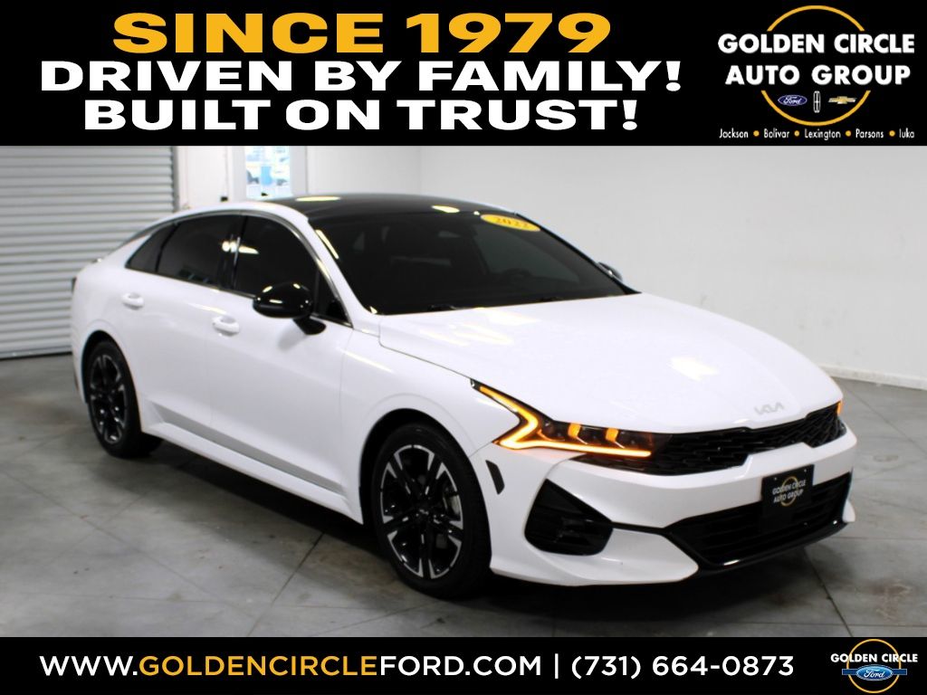 Glacial White Pearl 2022 Kia K5 Sedan Front-Wheel Drive 8-Speed Automatic