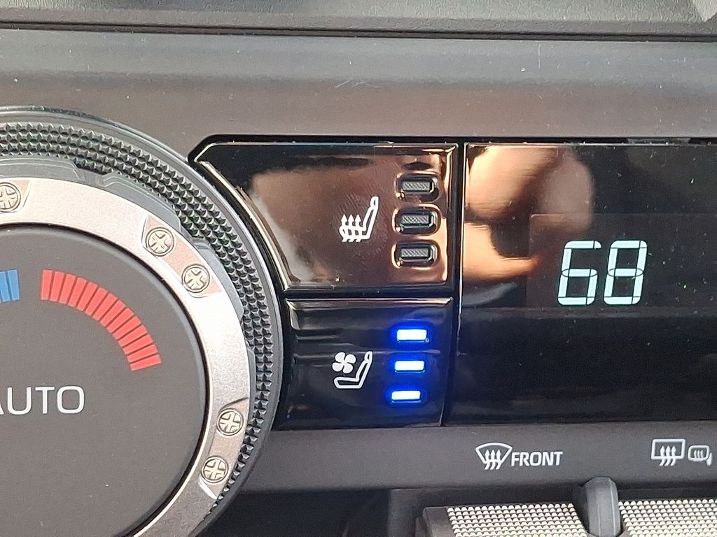 Thumbnail: 2025 Toyota 4Runner - 25