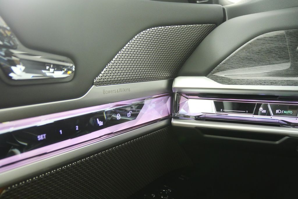 Thumbnail: 2026 BMW 7 Series - 20