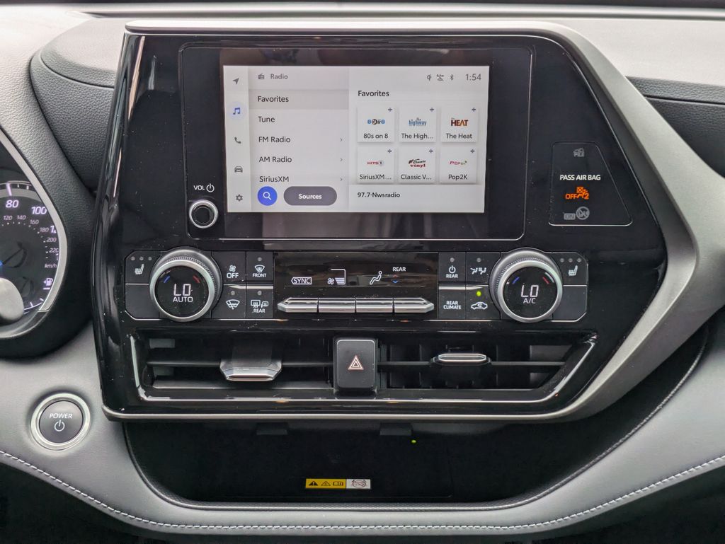 2024 Toyota Highlander Hybrid XLE