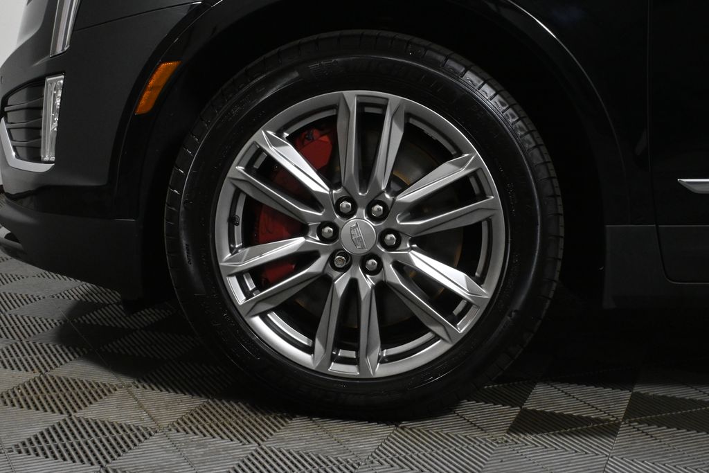 Thumbnail: 2023 Cadillac XT5 - 13