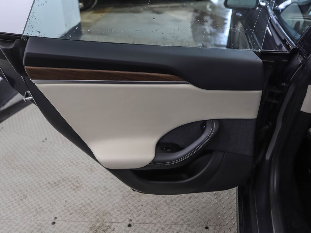 Thumbnail: 2021 Tesla Model S - 17