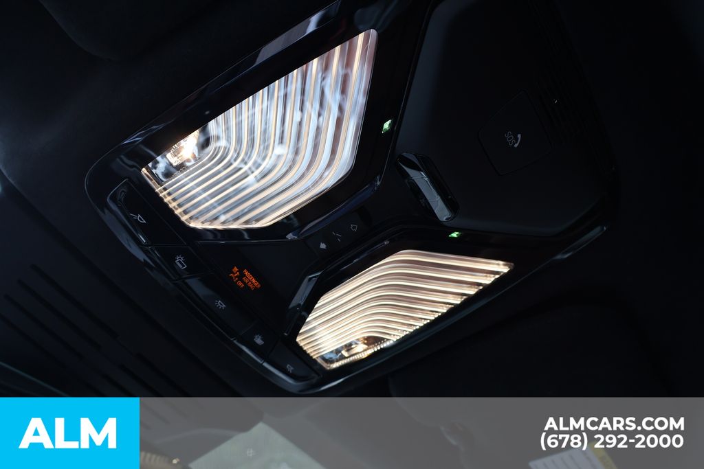 Used 2023 White BMW M60i image 41