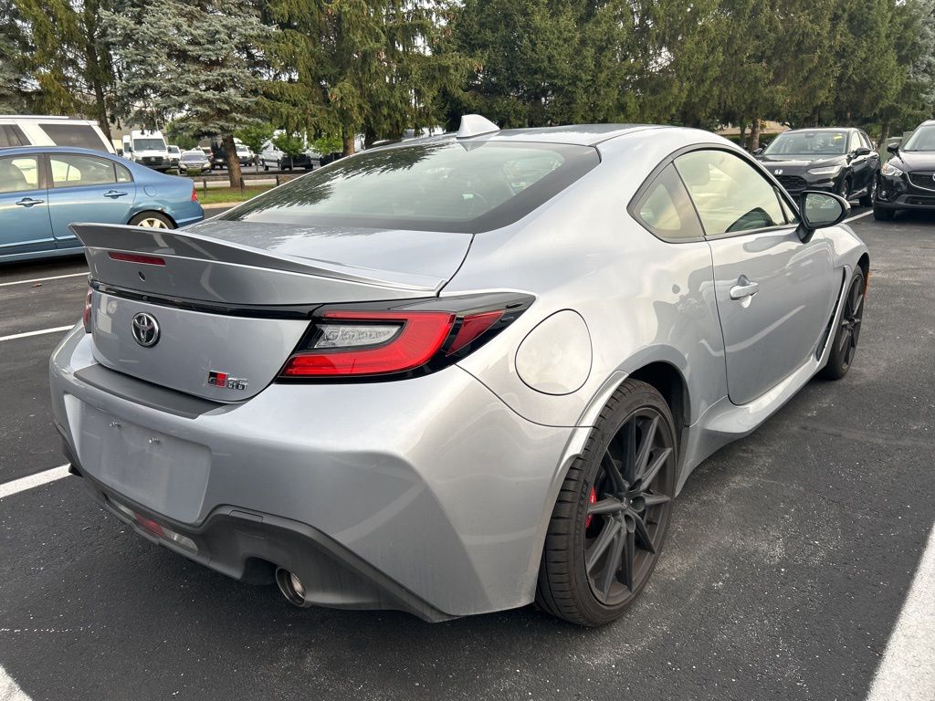 Thumbnail: 2025 Toyota GR86 - 3