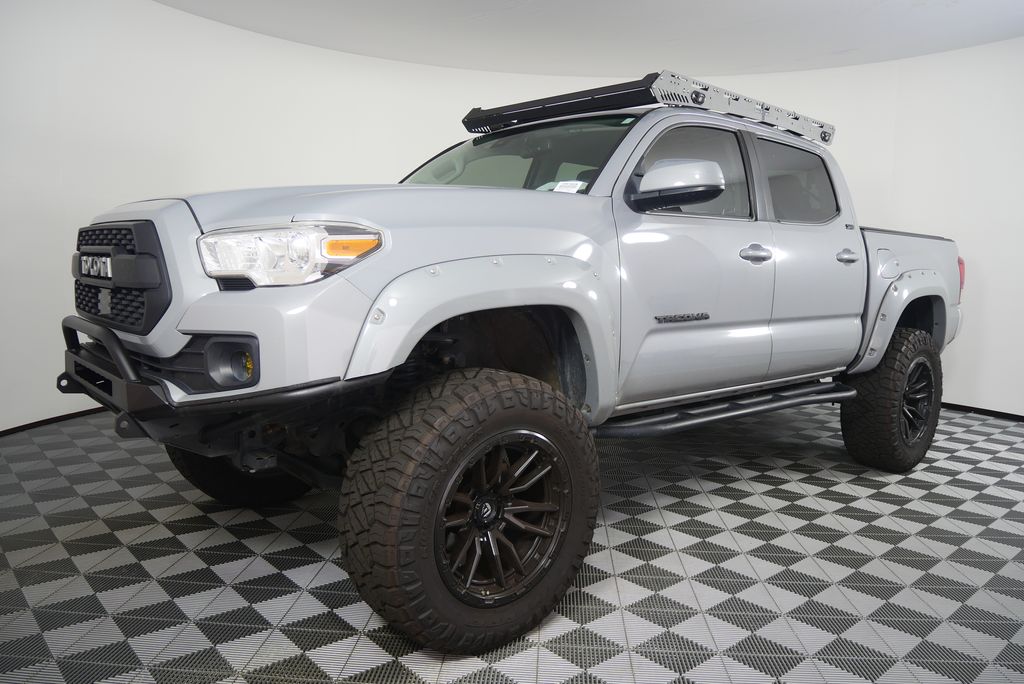 Thumbnail: 2021 Toyota Tacoma - 9