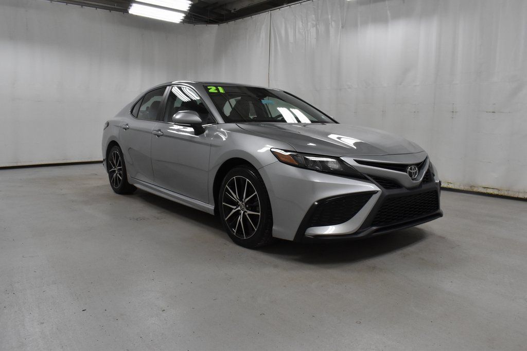 2021 Toyota Camry SE