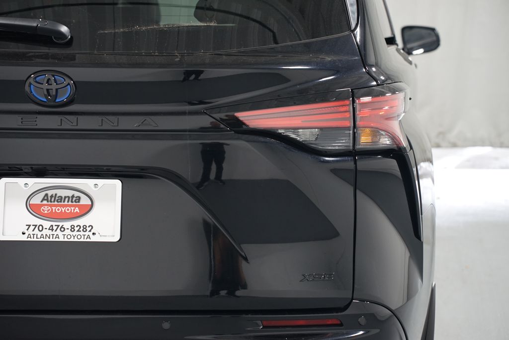 Thumbnail: 2025 Toyota Sienna - 10