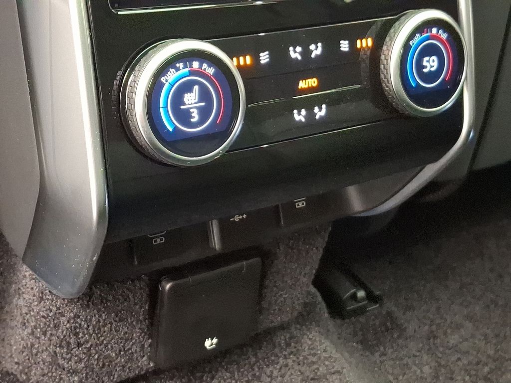 Thumbnail: 2025 Land Rover Range Rover - 7