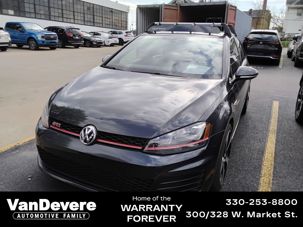 Steel Gray Metallic 2017 Volkswagen Golf GTI 2.0T SE 4-Door FWD Hatchback Front-Wheel Drive 6-Speed Manual