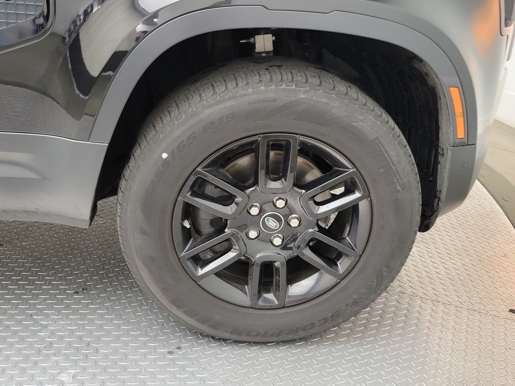 Thumbnail: 2021 Land Rover Defender - 12