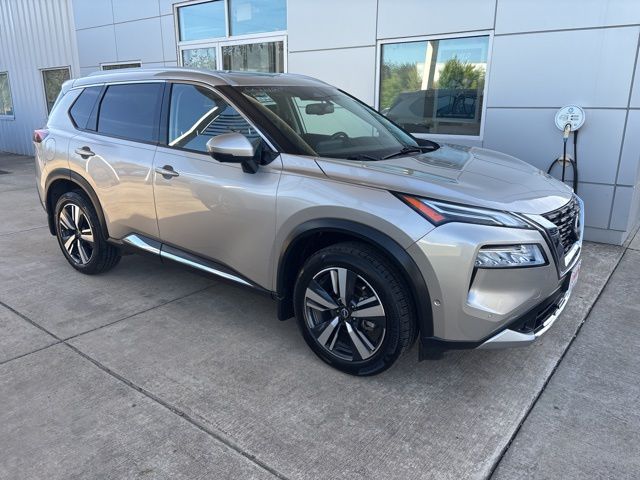 2023 Nissan Rogue Platinum FWD