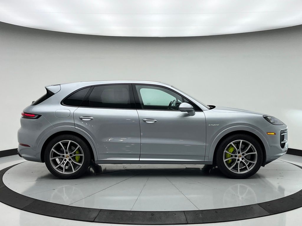 Thumbnail: 2024 Porsche Cayenne - 10