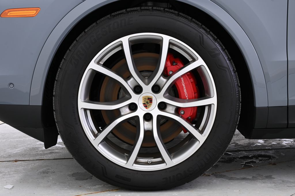 Thumbnail: 2024 Porsche  - 15