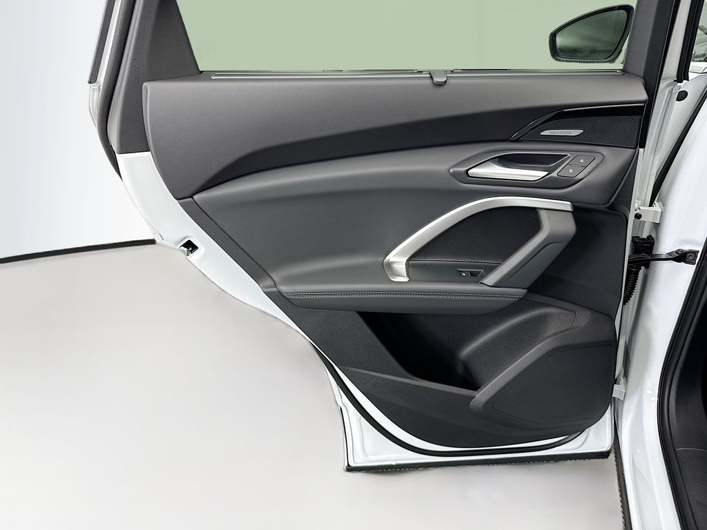 Thumbnail: 2025 Audi Q5 - 26