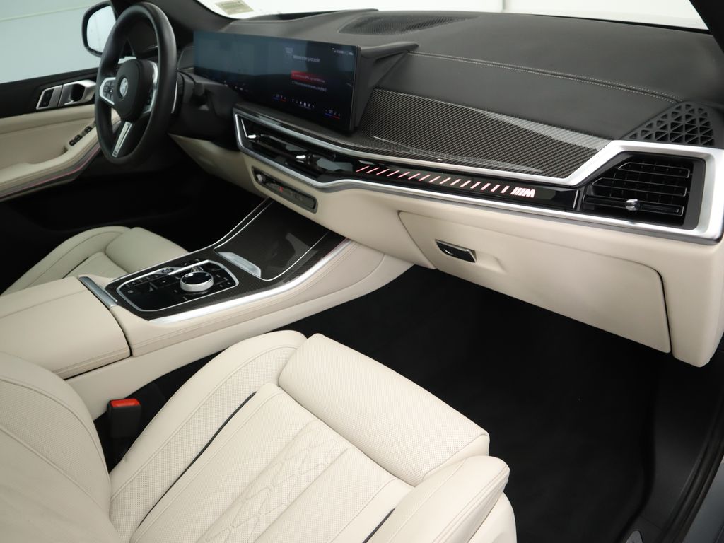 2024 BMW X5 M60i 18