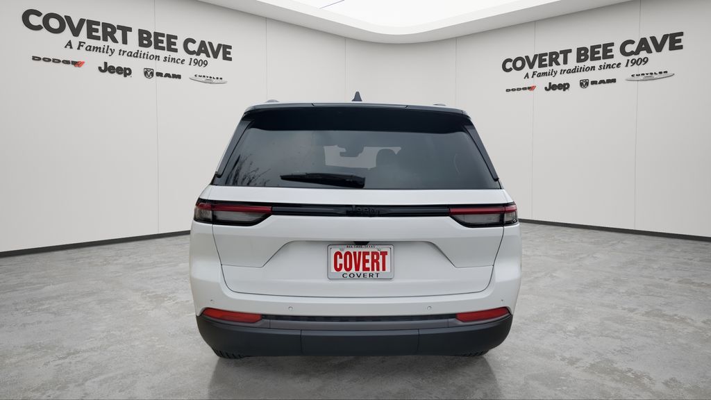 New 2026 White/off-white Jeep Laredo image 8