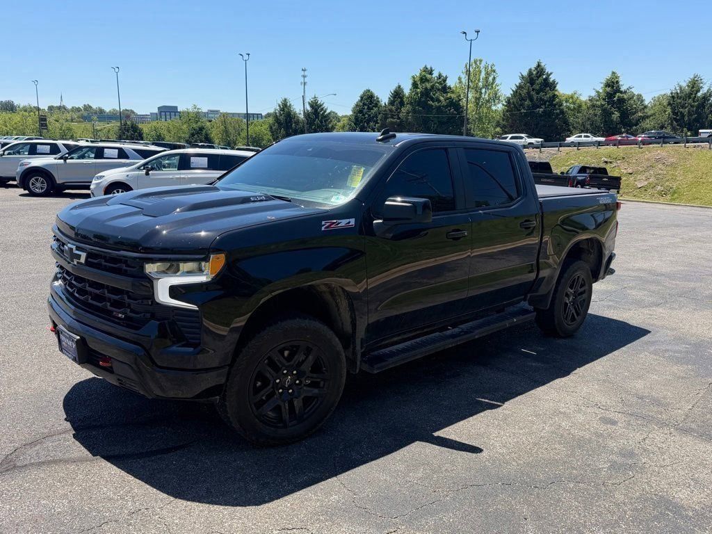 View vehicle photo 3