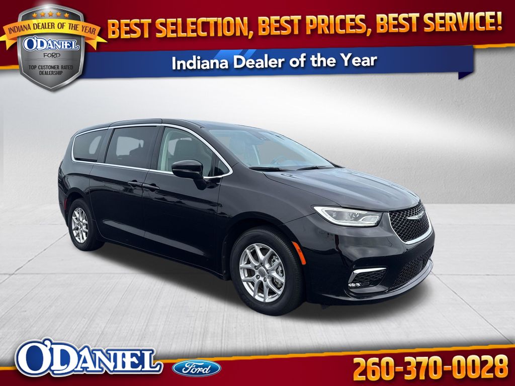 Diamond Black Crystal Pearlcoat 2024 Chrysler Pacifica Minivan Front-Wheel Drive 9-Speed Automatic