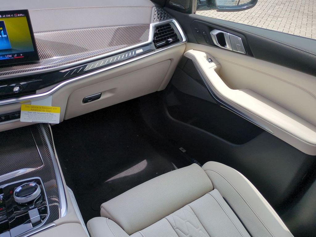 New 2027 Gray BMW M60i image 17