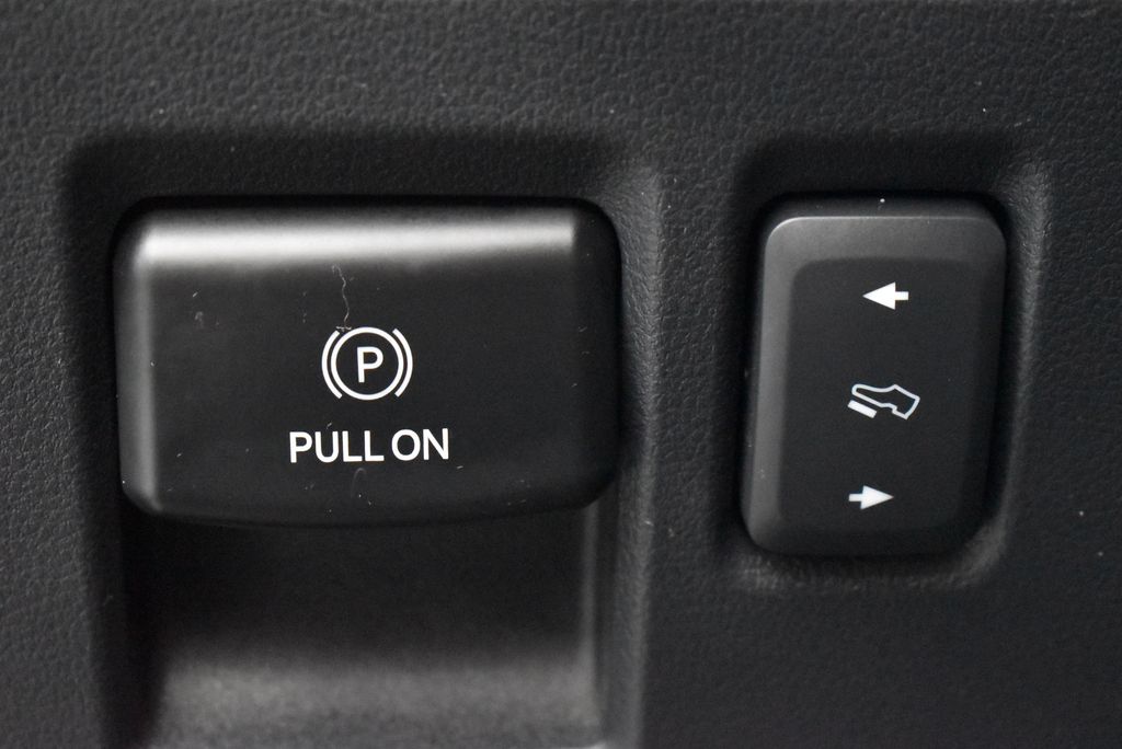 Thumbnail: 2023 Ford Expedition - 17