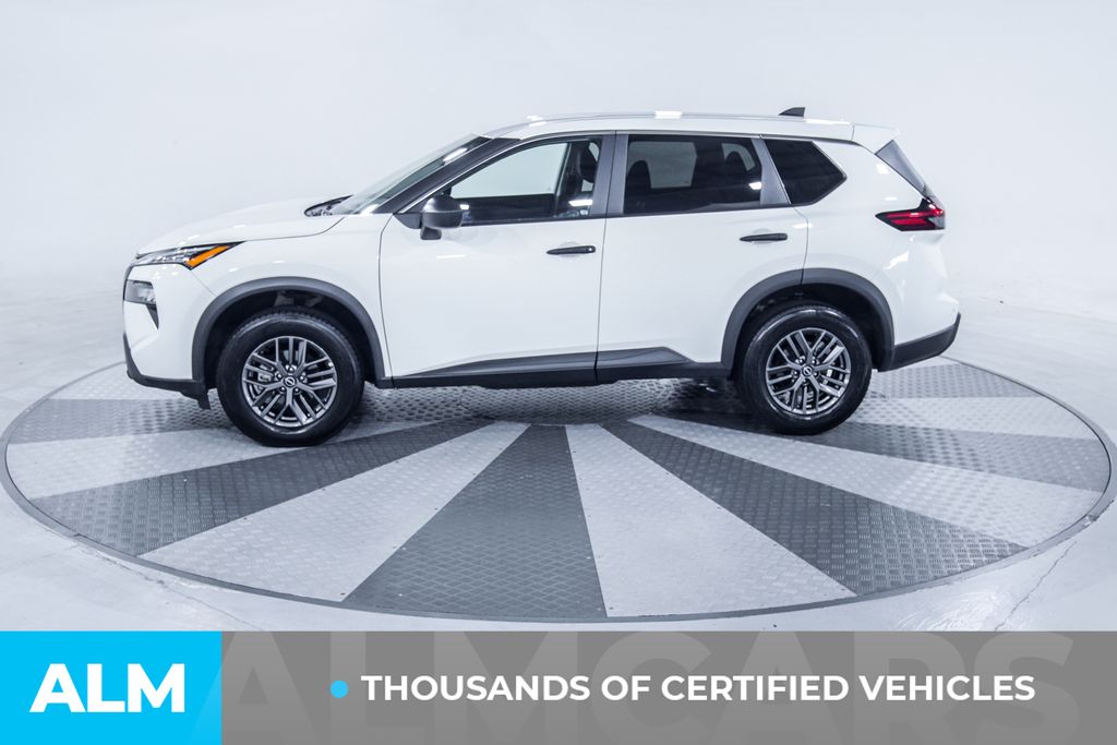 Used 2024 White Nissan S image 4