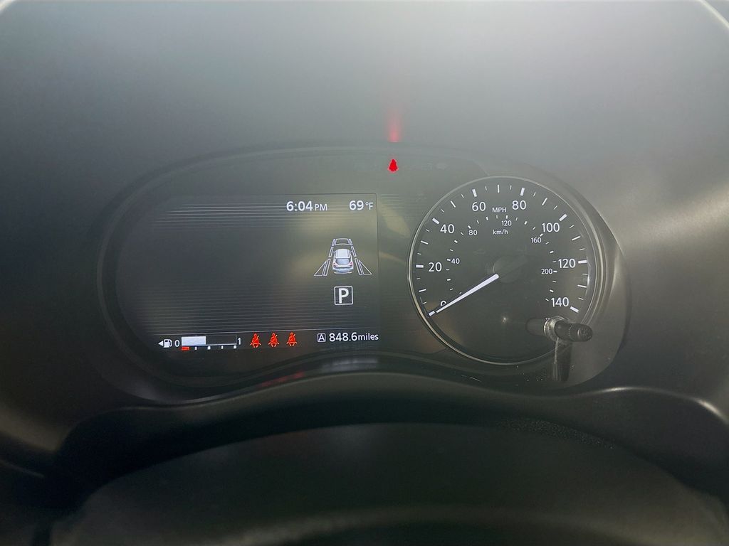2021 Nissan Kicks SR