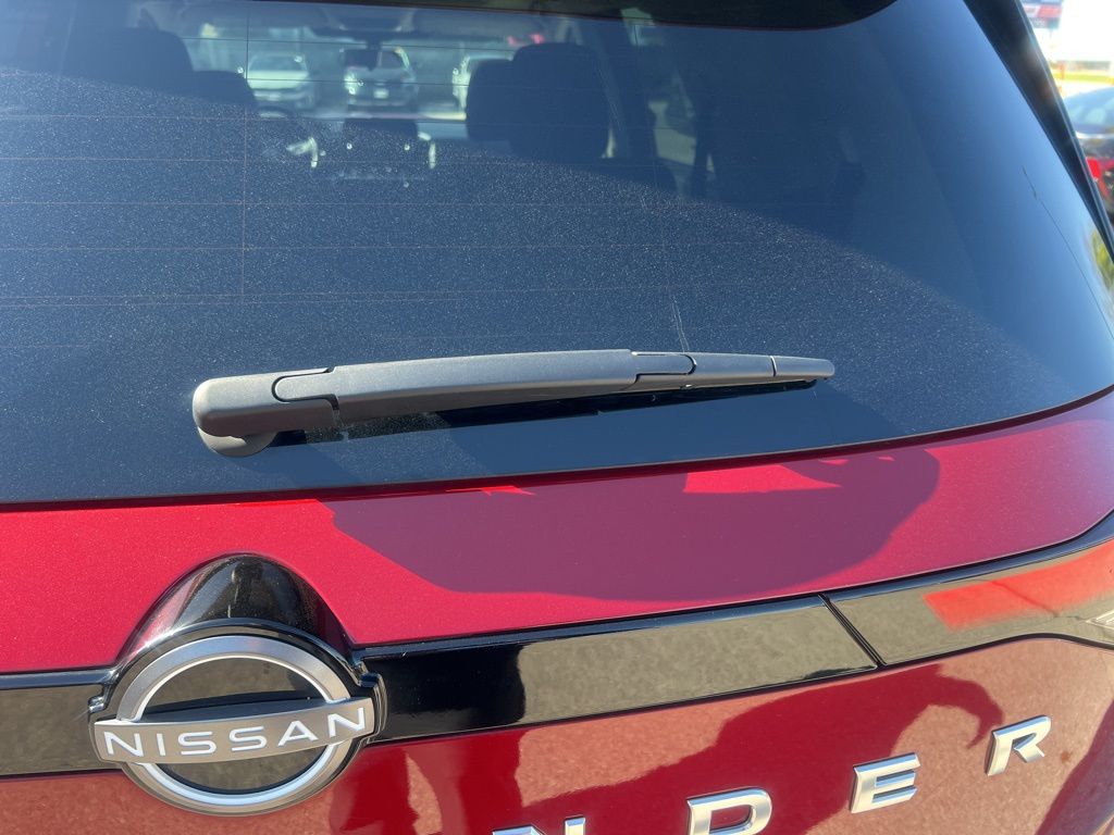 2022 Nissan Pathfinder SV photo