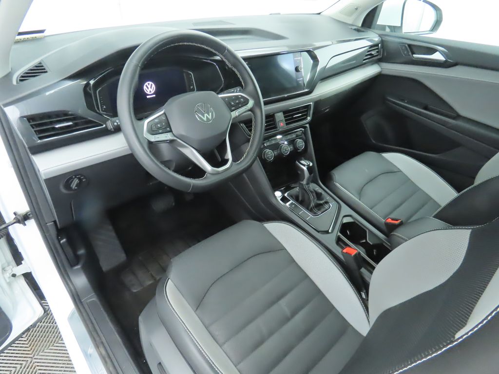 Thumbnail: 2022 Volkswagen Taos - 9