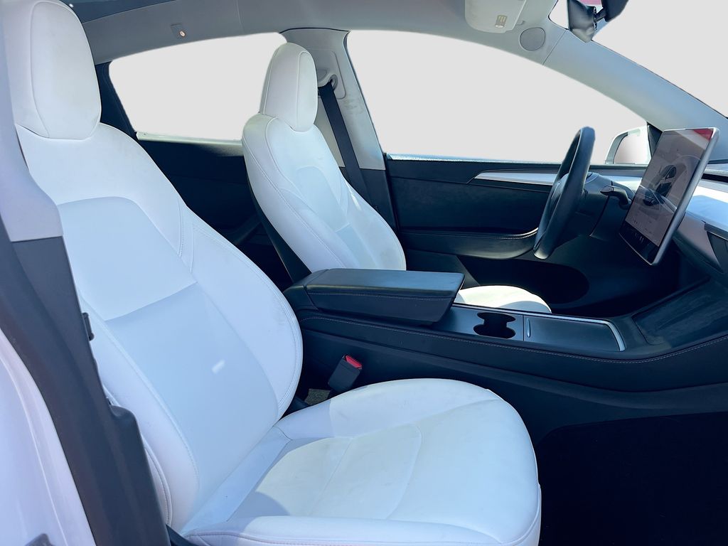 Used 2024 White Tesla Standard Range image 29